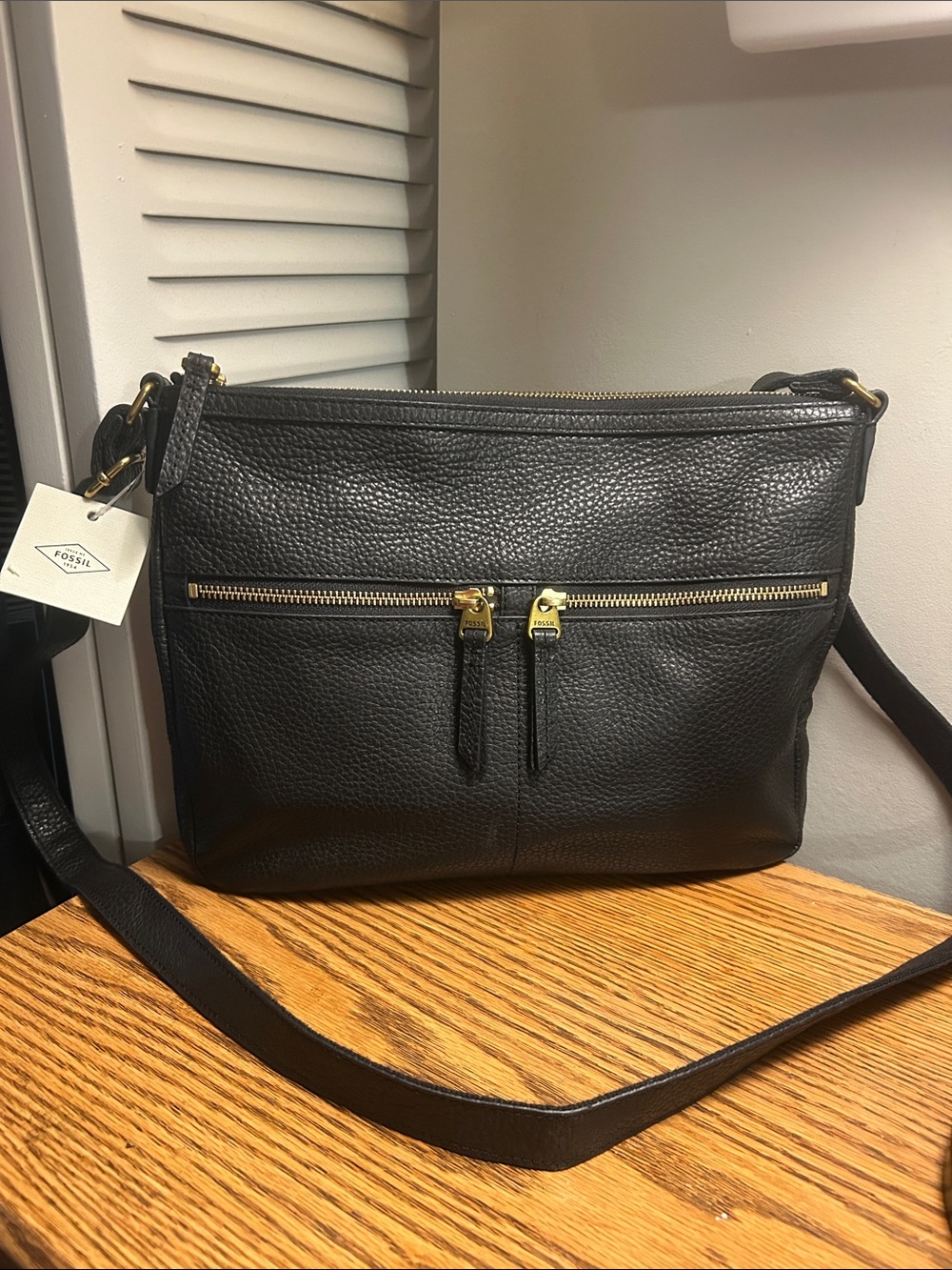 Fossil Black Pebbled Leather Crossbody Messenger Bag with Gold Hardware